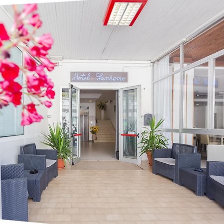 רימיני Hotel Sanremo מראה חיצוני תמונה