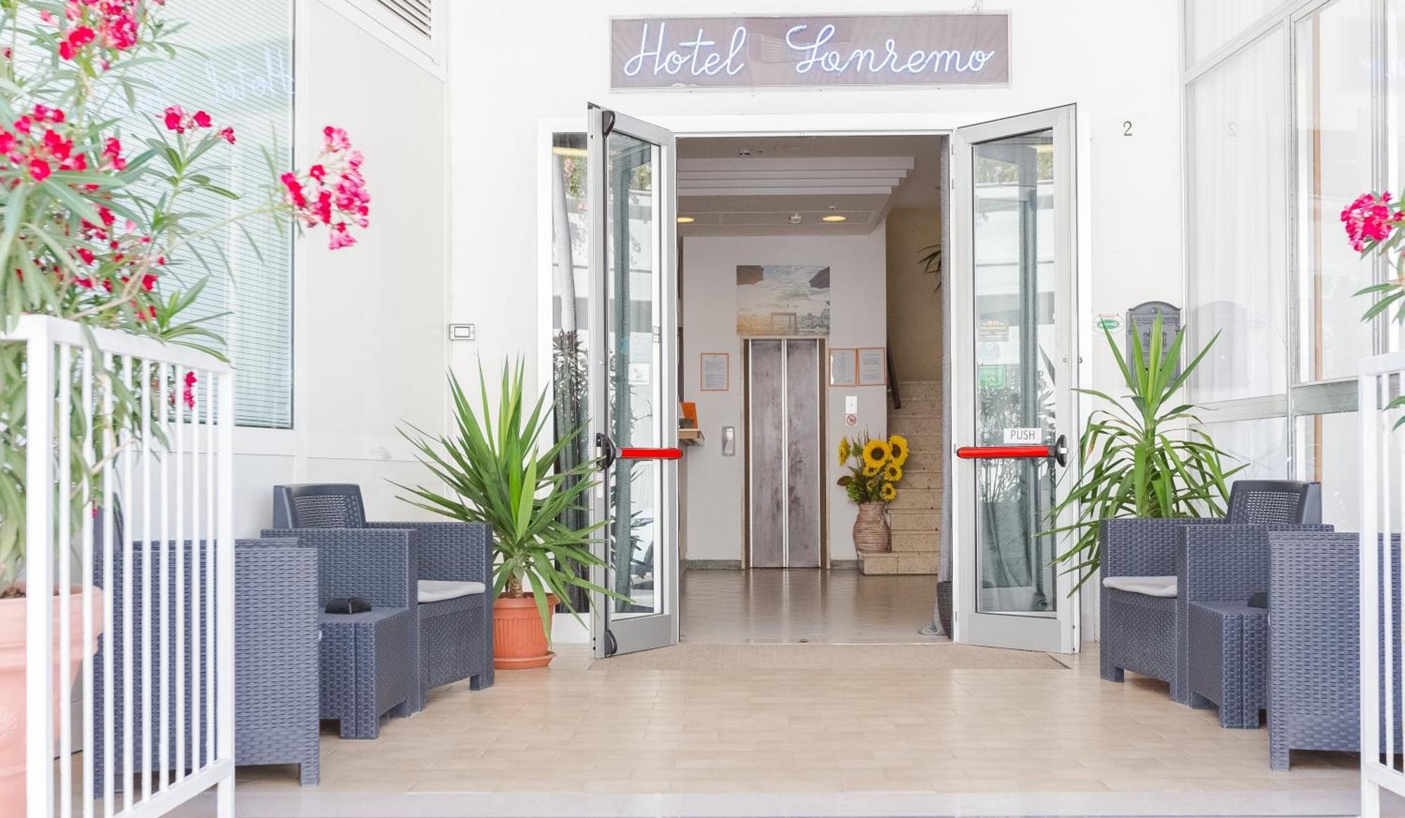רימיני Hotel Sanremo מראה חיצוני תמונה