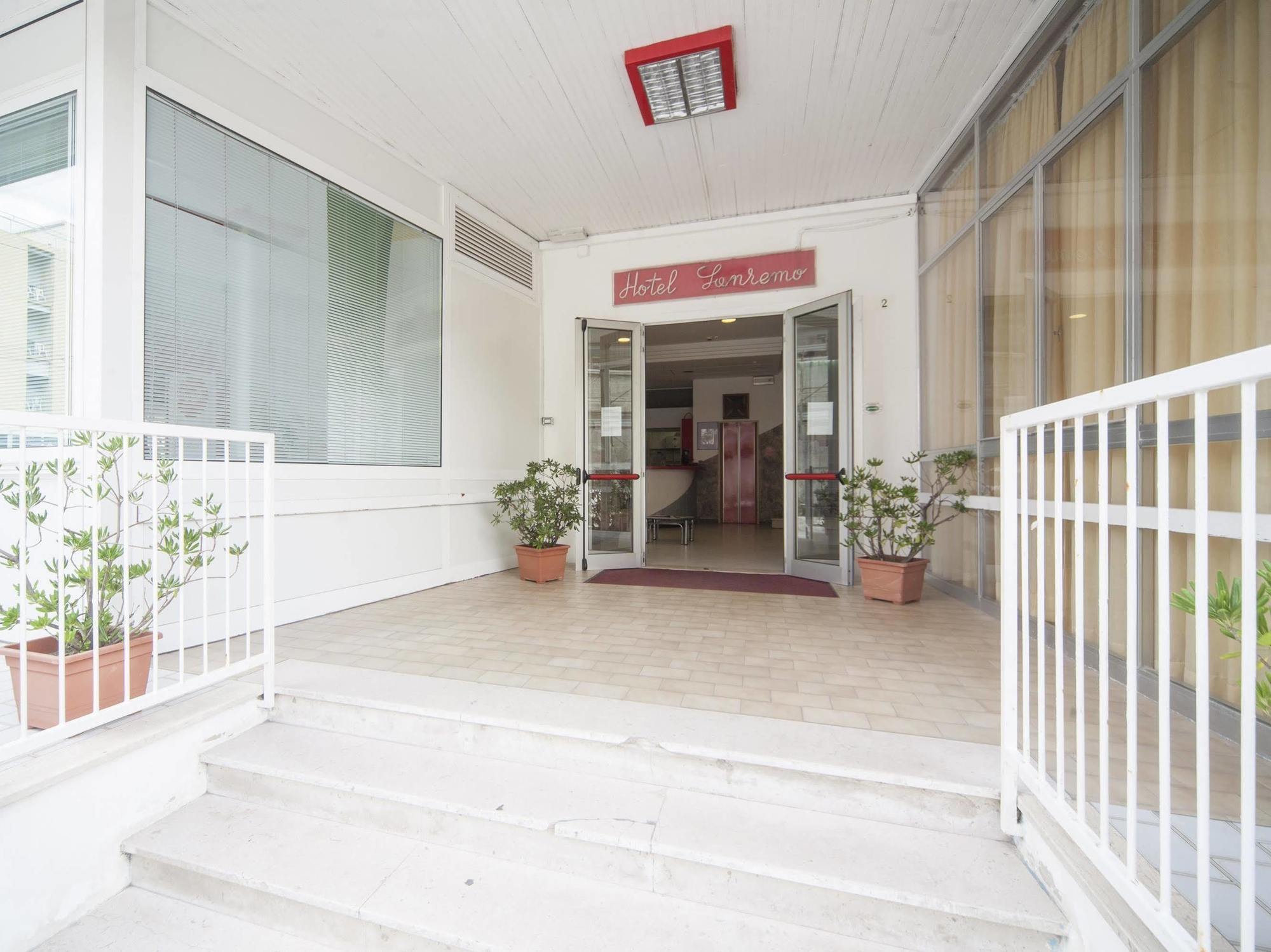 רימיני Hotel Sanremo מראה חיצוני תמונה